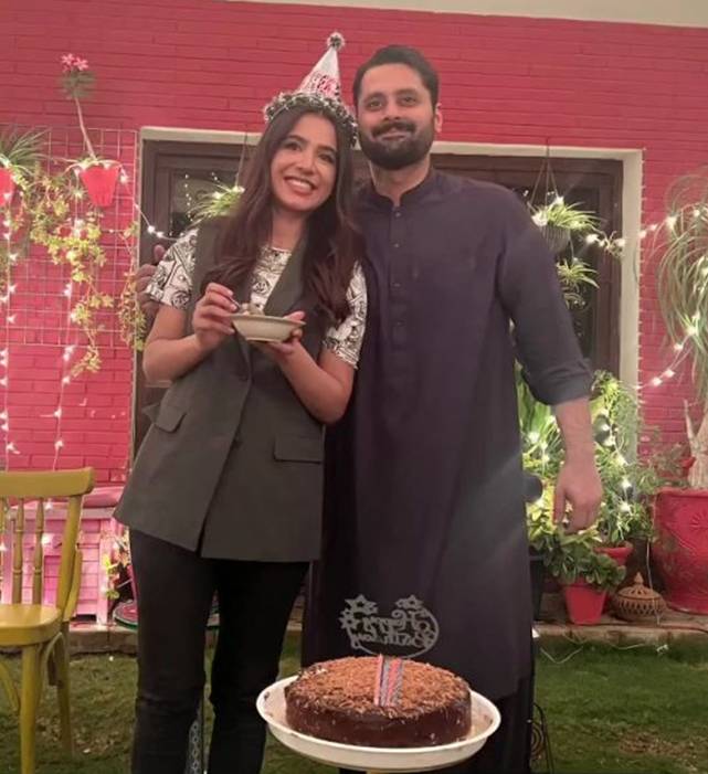 Mansha Pasha marks her 36th birthday in the company of her loved ones and friends.