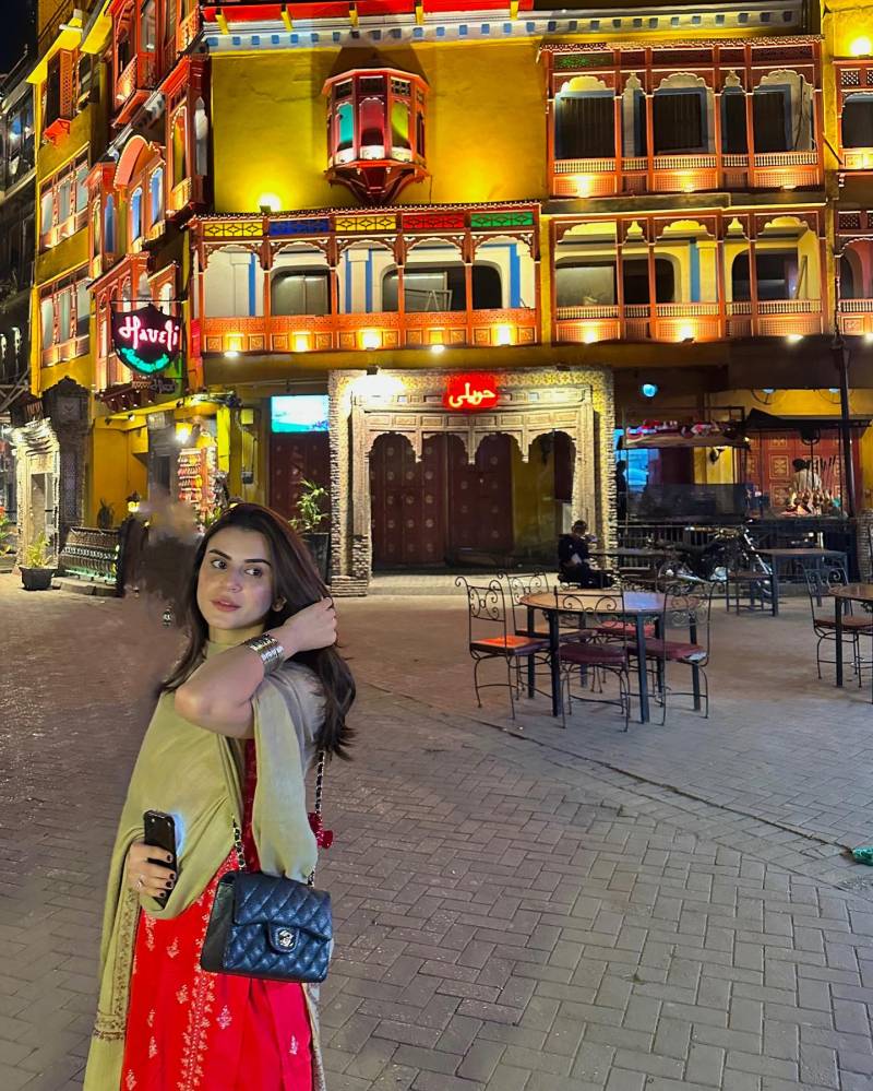 Zubab Rana shares Iftar pictures from Walled City of Lahore